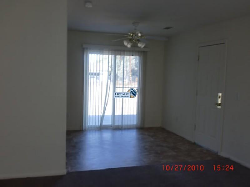 Newer home in Apple Valley, CA! 2