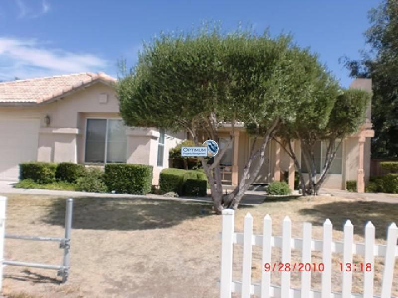 Rent a 4 bedroom house in Victorville, CA. 9