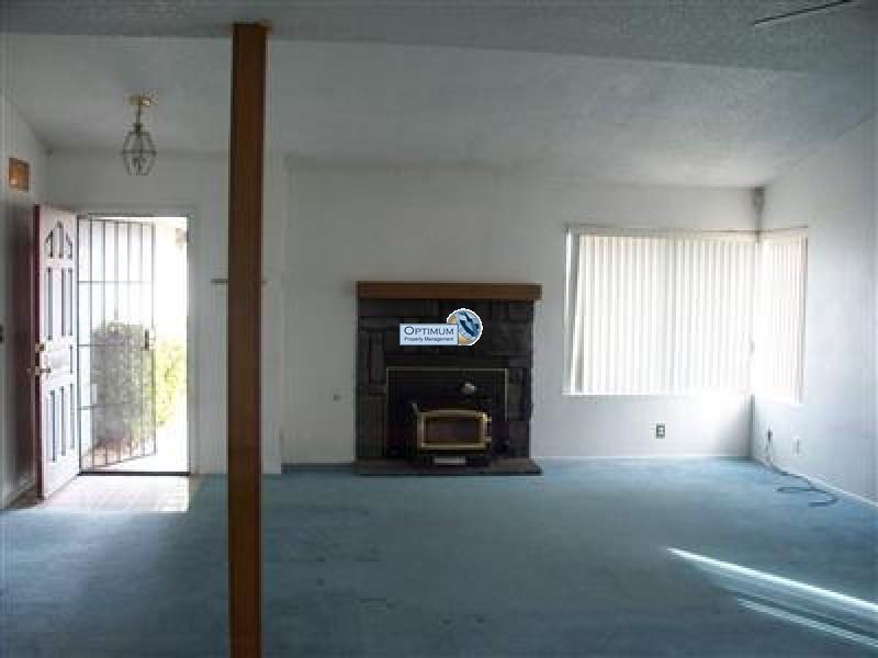 Nice house in Victorville with a fireplace, Wood Stove, Covered Patio 3