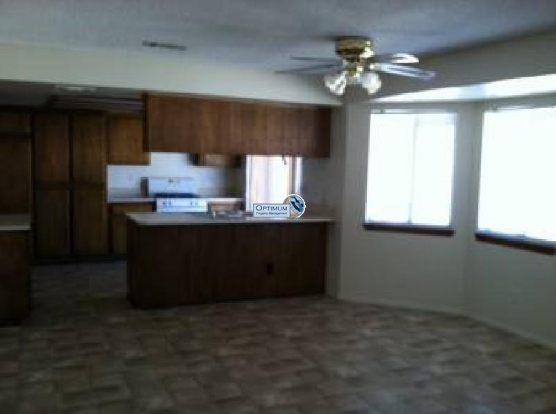 Great 3 bedroom with nice size lot in Victorville 2