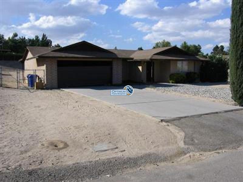 Great 3 bedroom with nice size lot in Victorville 5