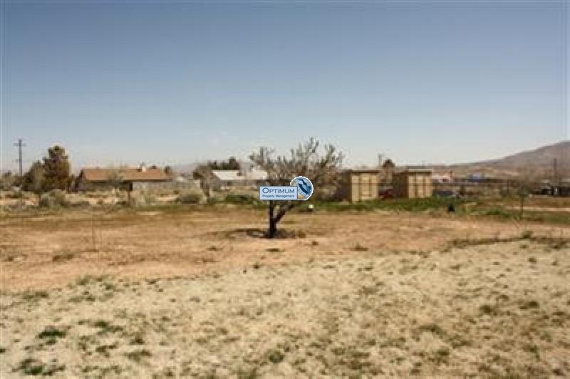 Three bedroom on a large lot in Hesperia 5