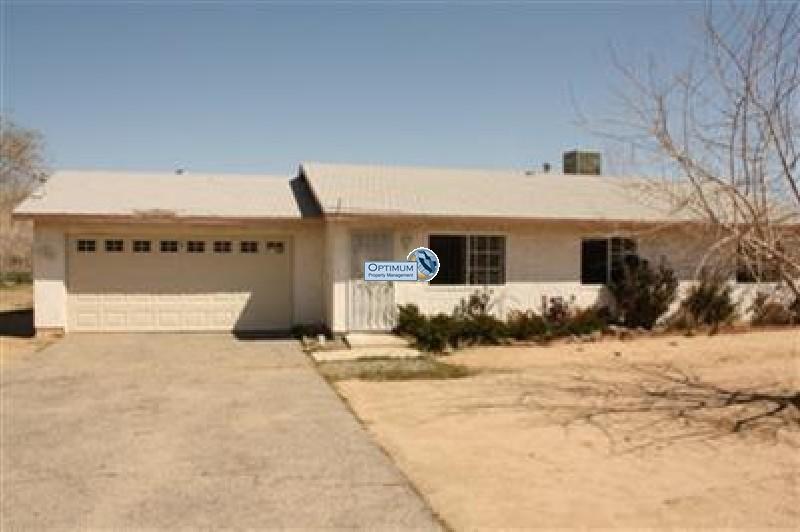Three bedroom on a large lot in Hesperia 1